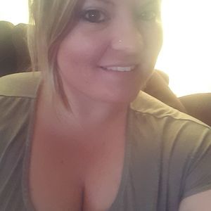 Meet your Posher, Donielle